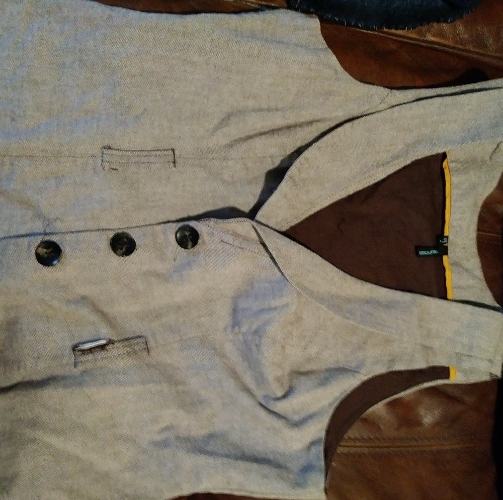 Vest with belt